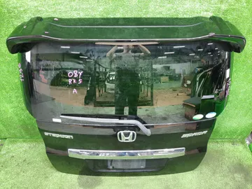 ДВЕРЬ ПЯТАЯ НА HONDA STEPWGN RK5