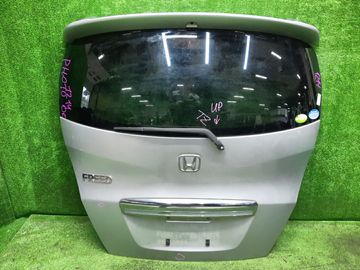 ДВЕРЬ ПЯТАЯ НА HONDA FREED GB3