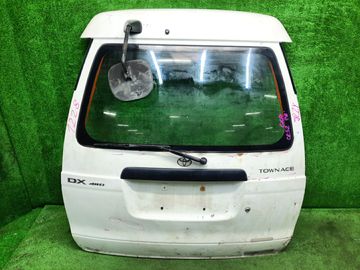 ДВЕРЬ ПЯТАЯ НА TOYOTA NOAH CR52