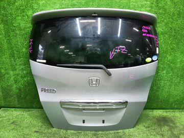 ДВЕРЬ ПЯТАЯ НА HONDA FREED GB3