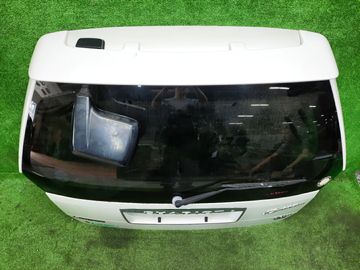 ДВЕРЬ ПЯТАЯ НА MITSUBISHI CHARIOT GRANDIS N94W