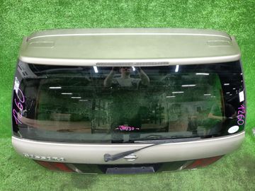 ДВЕРЬ ПЯТАЯ НА NISSAN BASSARA U30
