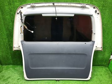 ДВЕРЬ ПЯТАЯ НА TOYOTA GRANVIA VCH10