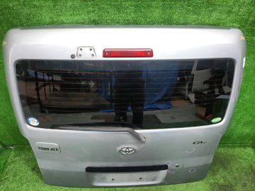 ДВЕРЬ ПЯТАЯ НА TOYOTA TOWNACE S412M