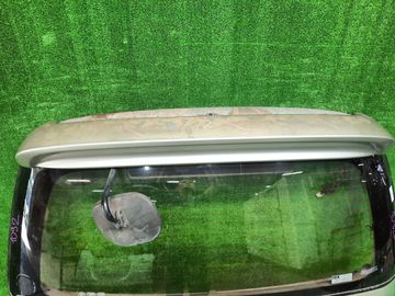 ДВЕРЬ ПЯТАЯ НА TOYOTA HIACE REGIUS RCH47