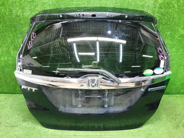 ДВЕРЬ ПЯТАЯ НА HONDA FIT GP5
