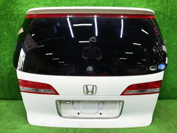 ДВЕРЬ ПЯТАЯ НА HONDA ELYSION RR2