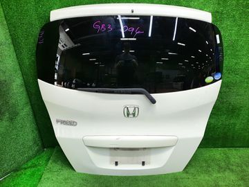ДВЕРЬ ПЯТАЯ НА HONDA FREED GB3