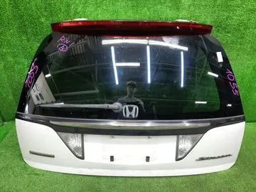 ДВЕРЬ ПЯТАЯ НА HONDA STREAM RN1