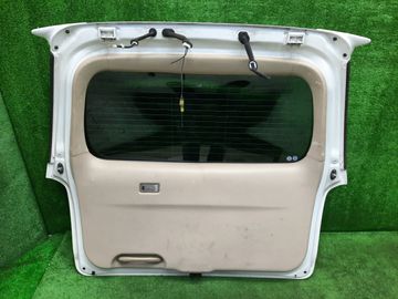 ДВЕРЬ ПЯТАЯ НА MAZDA MPV LW3W