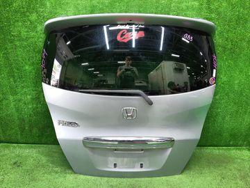 ДВЕРЬ ПЯТАЯ НА HONDA FREED GB3