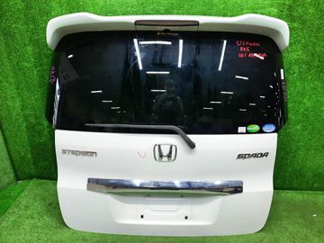 ДВЕРЬ ПЯТАЯ НА HONDA STEPWGN RK5
