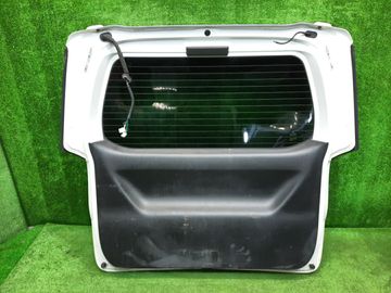 ДВЕРЬ ПЯТАЯ НА HONDA STEPWGN RK5