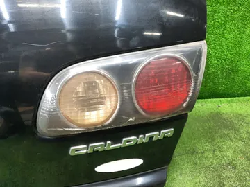 ДВЕРЬ ПЯТАЯ НА TOYOTA CALDINA ST215