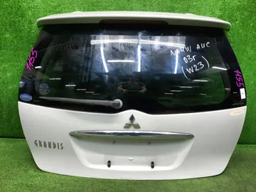 ДВЕРЬ ПЯТАЯ НА MITSUBISHI GRANDIS NA4W