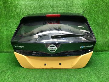 ДВЕРЬ ПЯТАЯ НА NISSAN LEAF ZE1