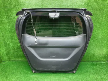 ДВЕРЬ ПЯТАЯ НА HONDA FREED GB3