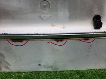 ДВЕРЬ ПЯТАЯ НА MITSUBISHI CHARIOT GRANDIS N84W