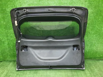 ДВЕРЬ ПЯТАЯ НА HONDA VEZEL RU3