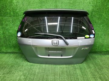 ДВЕРЬ ПЯТАЯ НА HONDA FIT GD1