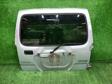 ДВЕРЬ ПЯТАЯ НА SUZUKI JIMNY JB23W