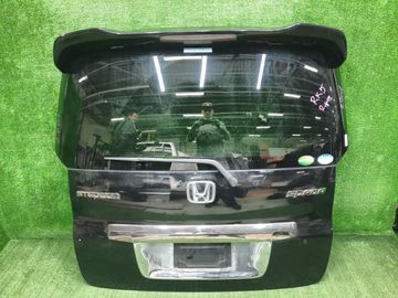 ДВЕРЬ ПЯТАЯ НА HONDA STEPWGN RK5