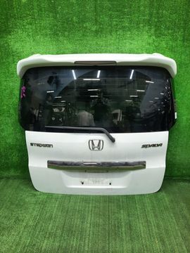 ДВЕРЬ ПЯТАЯ НА HONDA STEPWGN RK5