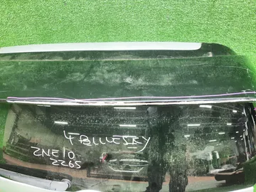 ДВЕРЬ ПЯТАЯ НА TOYOTA WISH ZNE10G