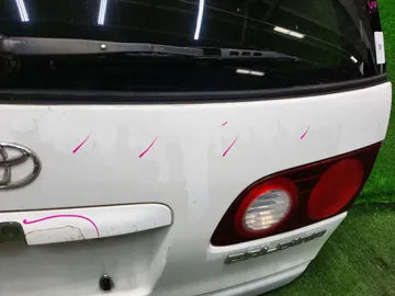 ДВЕРЬ ПЯТАЯ НА TOYOTA CALDINA ST210