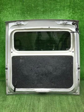 ДВЕРЬ ПЯТАЯ НА NISSAN NV200 M20