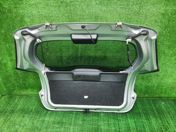 ДВЕРЬ ПЯТАЯ НА TOYOTA YARIS MXPH10