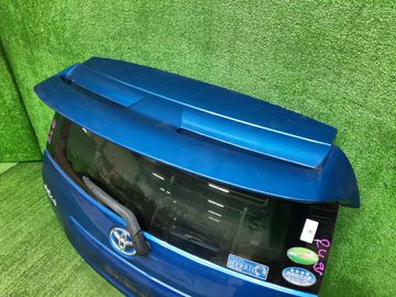 ДВЕРЬ ПЯТАЯ НА TOYOTA AQUA NHP10