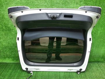 ДВЕРЬ ПЯТАЯ НА TOYOTA PRIUS ZVW51