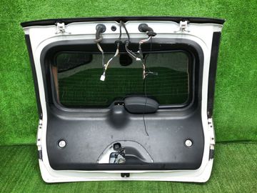 ДВЕРЬ ПЯТАЯ НА JEEP GRAND CHEROKEE WK2