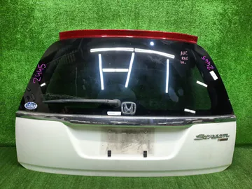 ДВЕРЬ ПЯТАЯ НА HONDA STREAM RN1