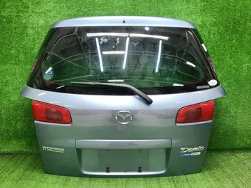 ДВЕРЬ ПЯТАЯ НА MAZDA DEMIO DY3W