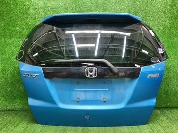 ДВЕРЬ ПЯТАЯ НА HONDA FIT GP1