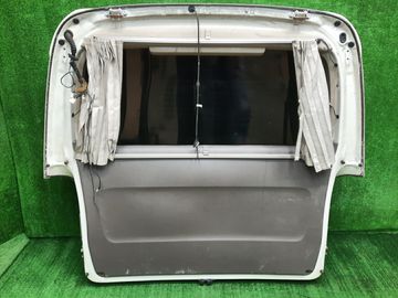 ДВЕРЬ ПЯТАЯ НА TOYOTA GRANVIA KCH16W