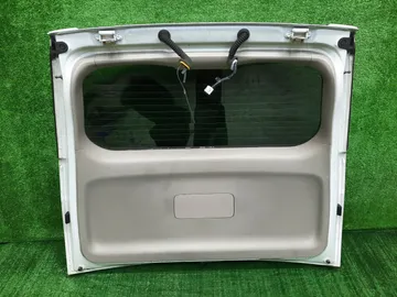 ДВЕРЬ ПЯТАЯ НА TOYOTA ISIS ANM10G