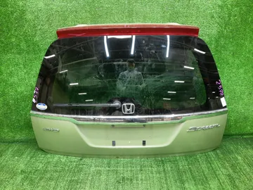 ДВЕРЬ ПЯТАЯ НА HONDA STREAM RN1