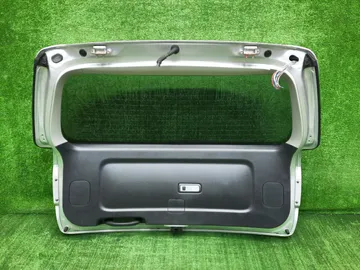 ДВЕРЬ ПЯТАЯ НА TOYOTA IPSUM ACM21W