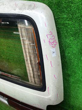 ДВЕРЬ ПЯТАЯ НА TOYOTA HIACE KZH100G