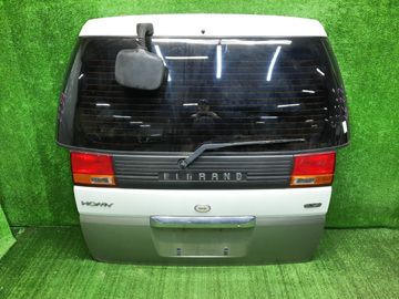 ДВЕРЬ ПЯТАЯ НА NISSAN ELGRAND ALWE50