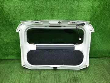 ДВЕРЬ ПЯТАЯ НА TOYOTA AQUA NHP10