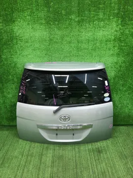 ДВЕРЬ ПЯТАЯ НА TOYOTA ISIS ANM10G