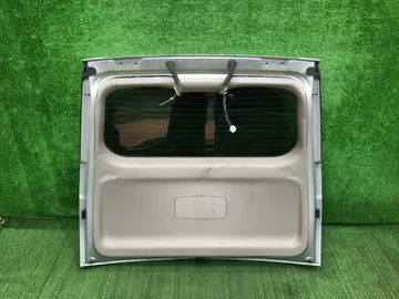 ДВЕРЬ ПЯТАЯ НА TOYOTA ISIS ANM10G