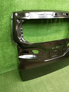 ДВЕРЬ ПЯТАЯ НА TOYOTA ALPHARD AAHH40W