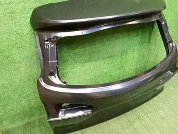ДВЕРЬ ПЯТАЯ НА TOYOTA COROLLA CROSS ZSG10