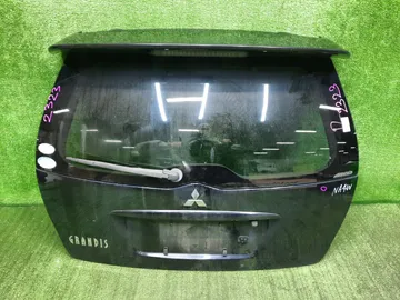 ДВЕРЬ ПЯТАЯ НА MITSUBISHI GRANDIS NA4W