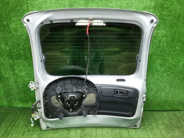 ДВЕРЬ ПЯТАЯ НА TOYOTA FUNCARGO NCP25